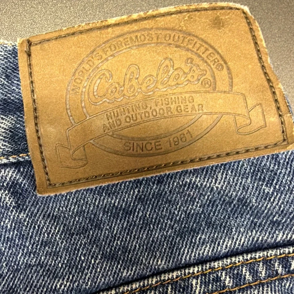 Cabelas Fleece Lined Denim Jeans Mens 33x34 Medium Wash Raw Hem Cutoff‎ Rugged